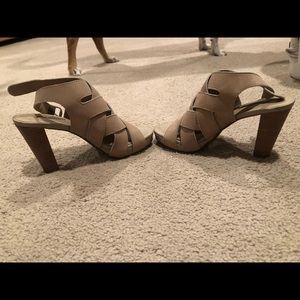 lucky Brand beige sandals